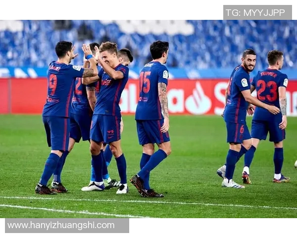 利物浦与车路士激战正酣比分揭晓精彩瞬间回顾 利物浦与车路士激战正酣比分揭晓精彩瞬间回顾